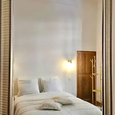 45 M2,elegant Renove, Centre Historique Διαμέρισμα Pézenas